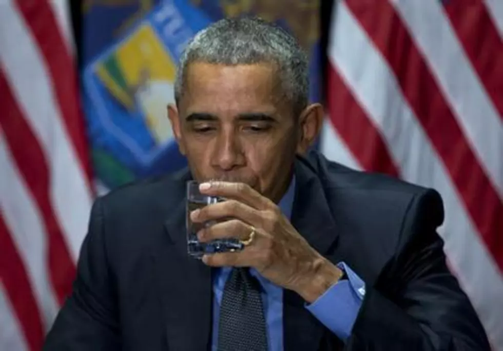 Obama drinks filtered city water in Flint to show it&#8217;s safe
