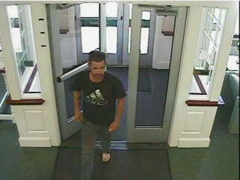 Barefoot bank robber on the run in NJ