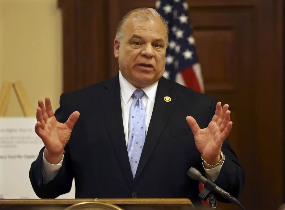 Bagels and trash talk: New Jersey governor&#8217;s race heats up