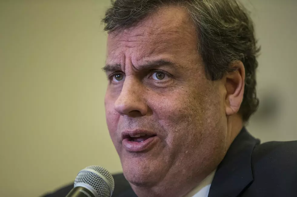 How’s Chris Christie coping with losing VP? Ask these smartasses on Twitter