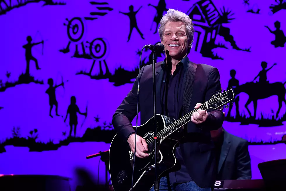 Jon Bon Jovi joins wedding band for &#8216;Livin&#8217; on a Prayer&#8217; (WATCH)