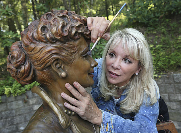 After &#8216;Scary Lucy,&#8217; Ball&#8217;s hometown to unveil new statue