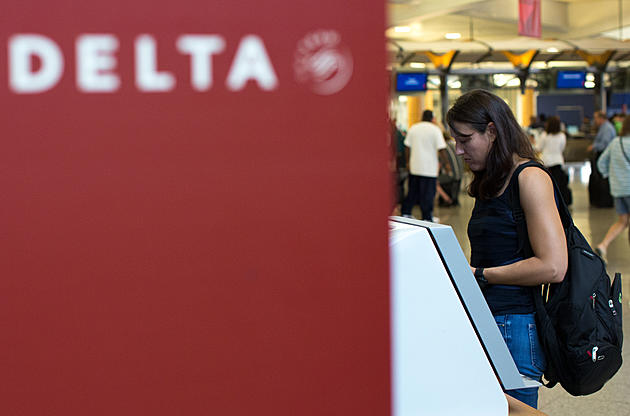 After outage, Delta seeks forgiveness with refunds, vouchers