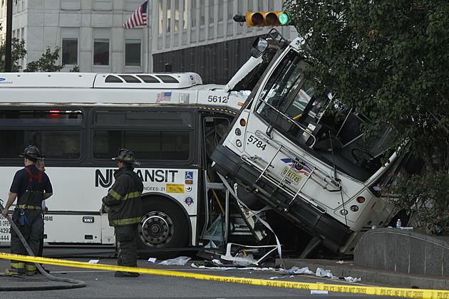 Death toll rises after NJ Transit buses collide in Newark