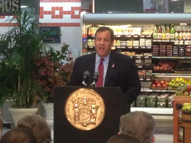 Christie Vetoes $15 Minimum Wage, Saying It Would Hurt NJ Economy