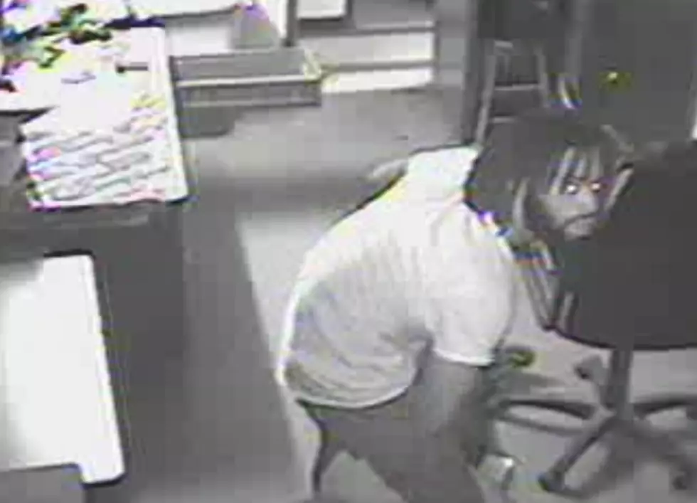 NJ gas station attendant viciously beaten: Help catch this robber