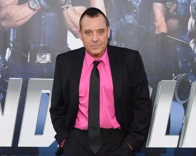 Tom Sizemore faces misdemeanor domestic violence charges