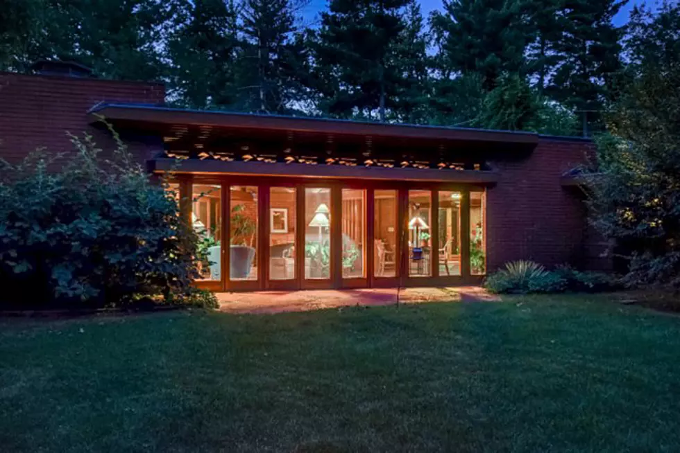 Rare look inside Frank Lloyd Wright home in NJ — yours for under $1M!