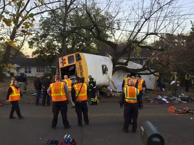 Official: 6 dead in Chattanooga elementary school bus crash