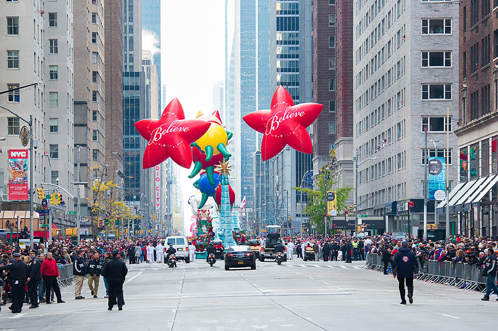 Tons of security: Dump trucks protect NY Thanksgiving parade