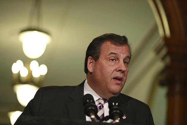 Christie signs law requiring quarterly state pension payment