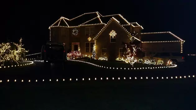 No tangled wires: NJ homeowners hire pros to install holiday lights