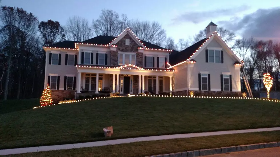 No tangled wires: NJ homeowners hire pros to install holiday lights