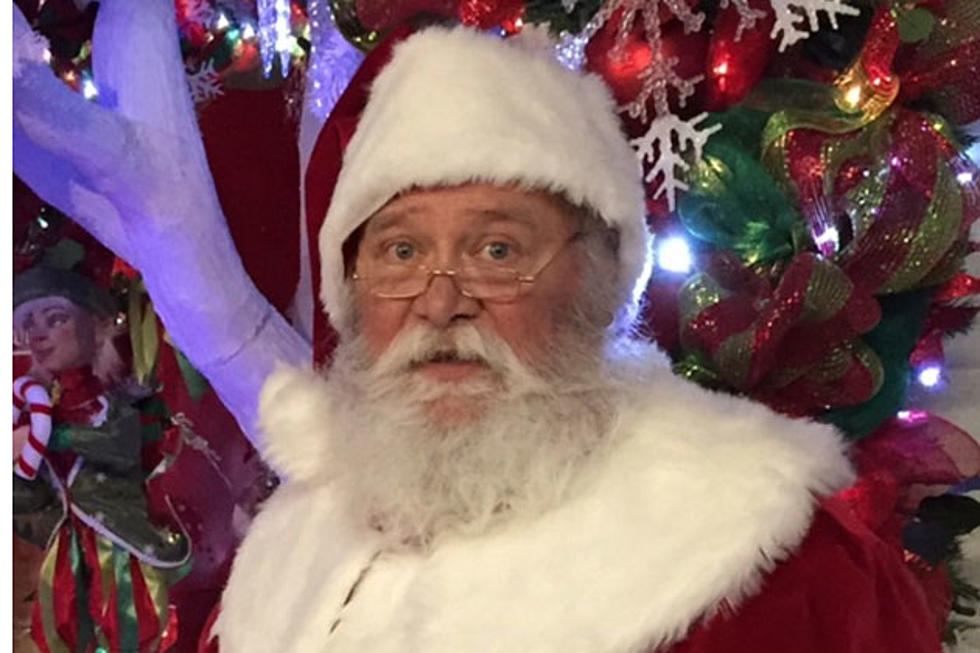 Beloved Nj Santa Dies But His No 1 Helper Is On The Job