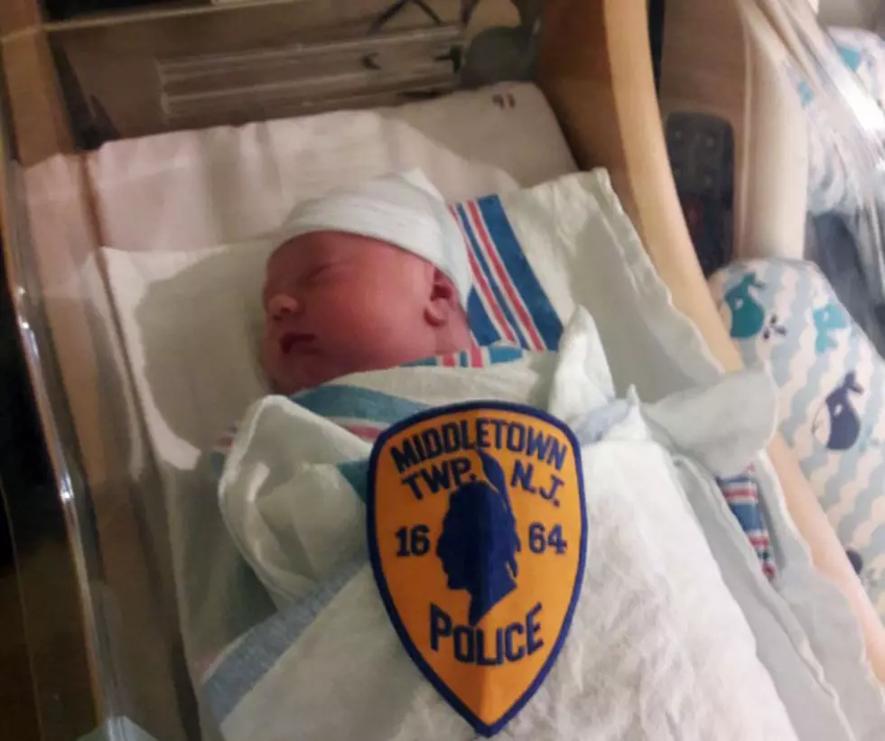 Impatient baby delivered by Middletown police officers