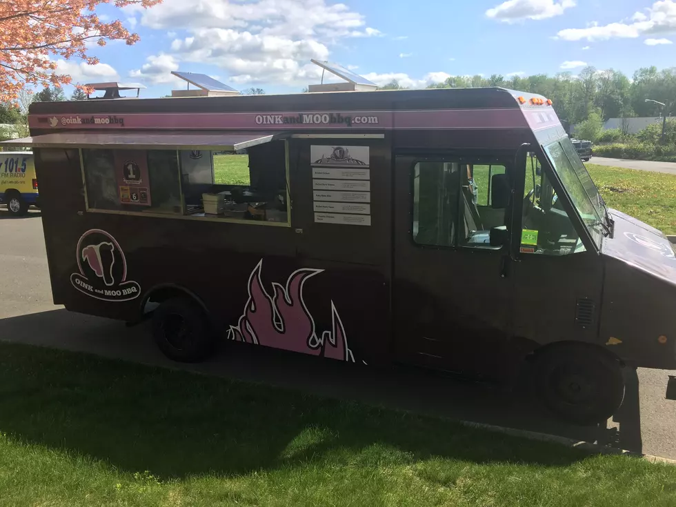 Oink and Moo — An inside look at America’s #1 rated food truck