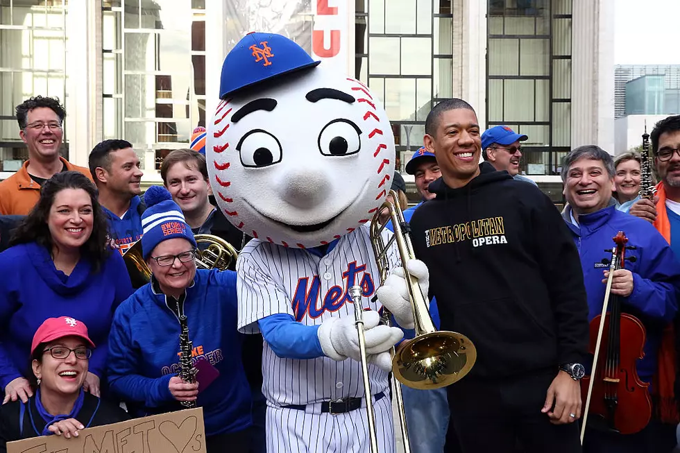 Mr Met gives fan the finger, employee out as team mascot