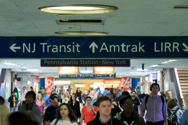 Power outage suspends NJ Transit service in New York