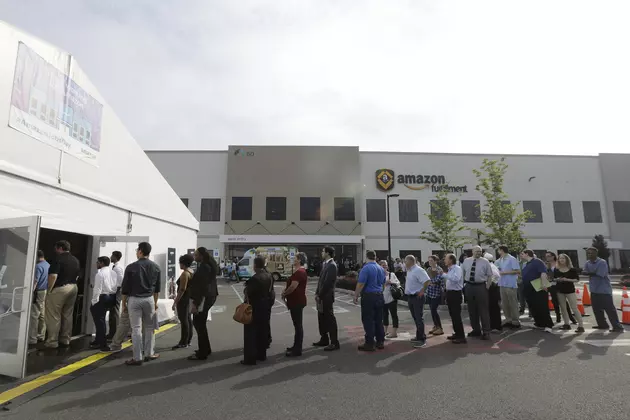 Large crowds turn out at Robbinsville Amazon location looking for jobs