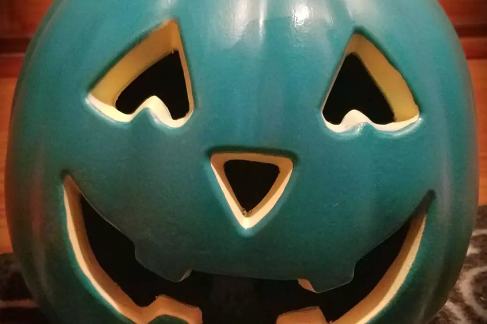Display a teal pumpkin this Halloween for food-allergy kids