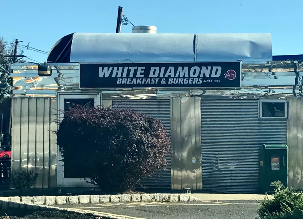 What makes White Diamond Diner burgers so good?