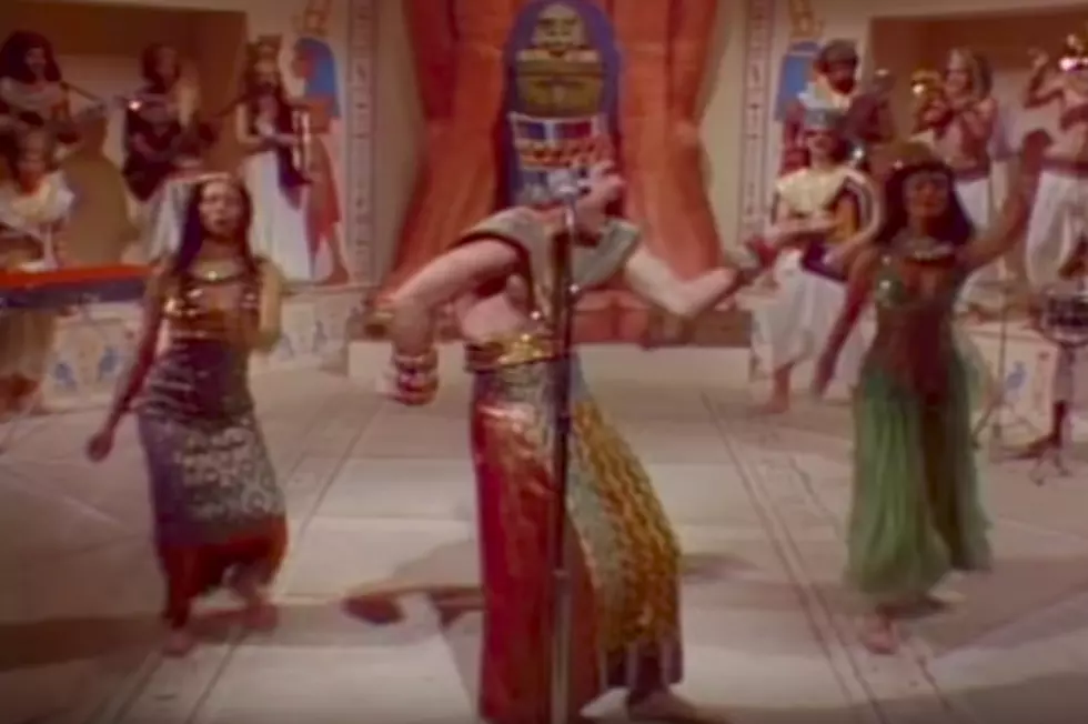 Steve Martin's 'King Tut' offends college students