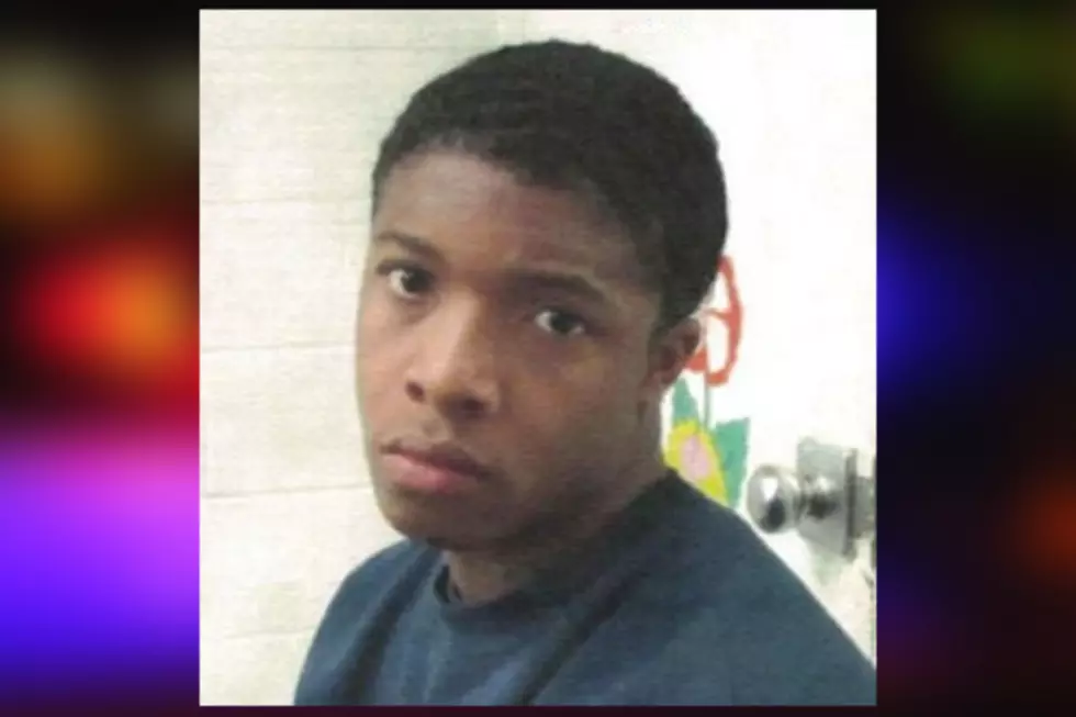 Accused killer teen who escaped detention center still on the run