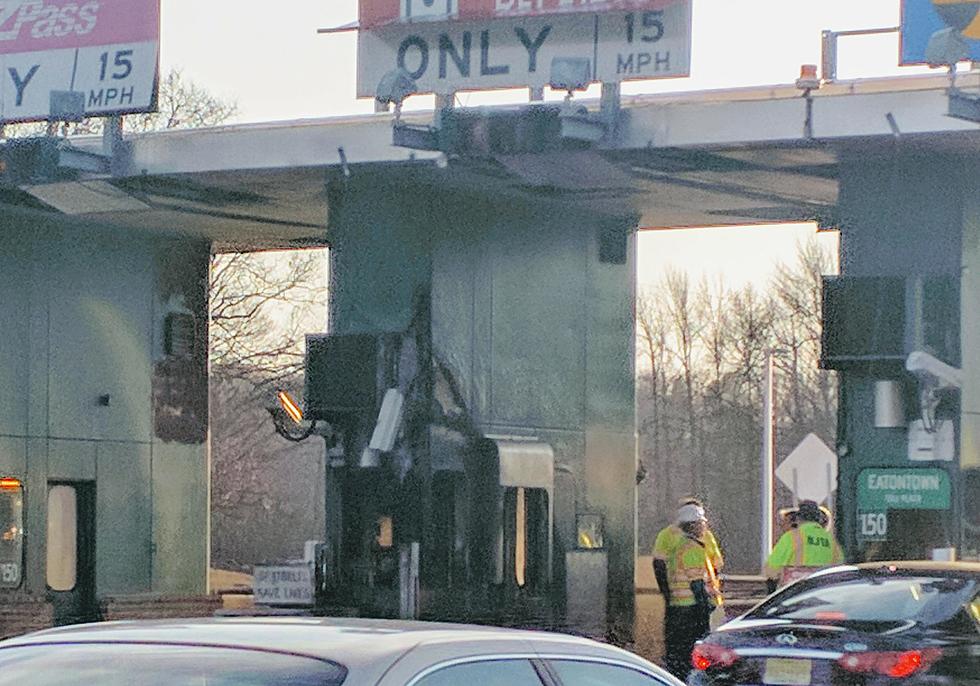 Garden State Parkway toll plaza lane closes after car fire