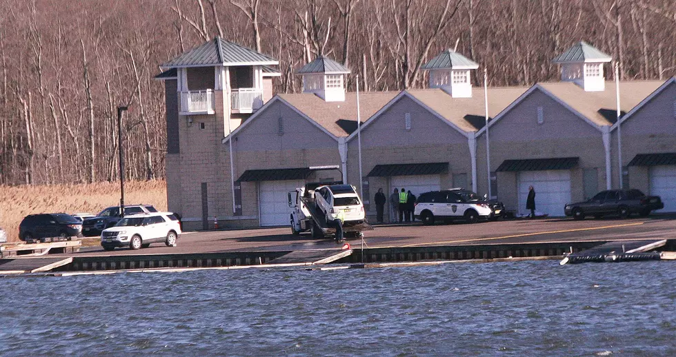 SUV found in NJ lake, elderly man inside dies