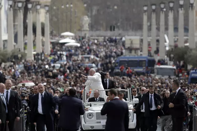 &#8220;Hope and dignity:&#8221; Pope calls for peace in Easter message