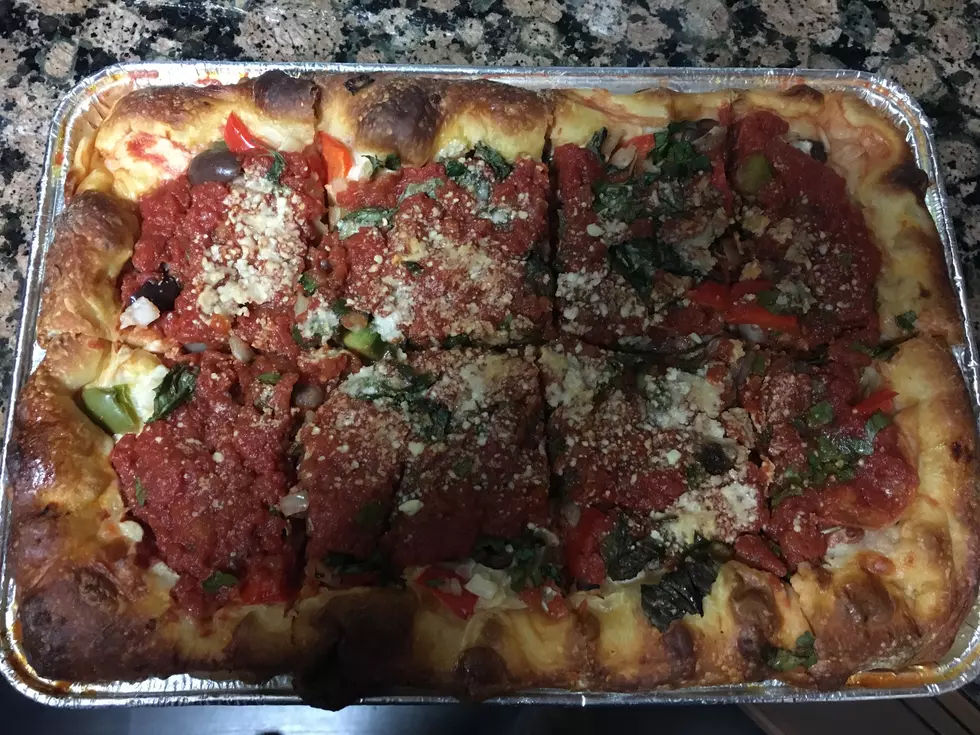 How to make a Chicago style deep dish pizza