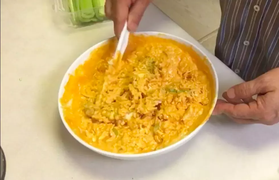 How to make easy and delicious Buffalo chicken dip