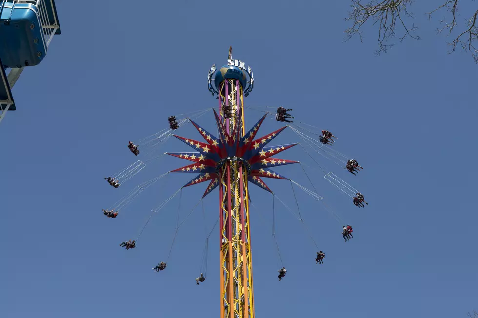 Six Flags SkyScreamer Gets Stuck in the Cold
