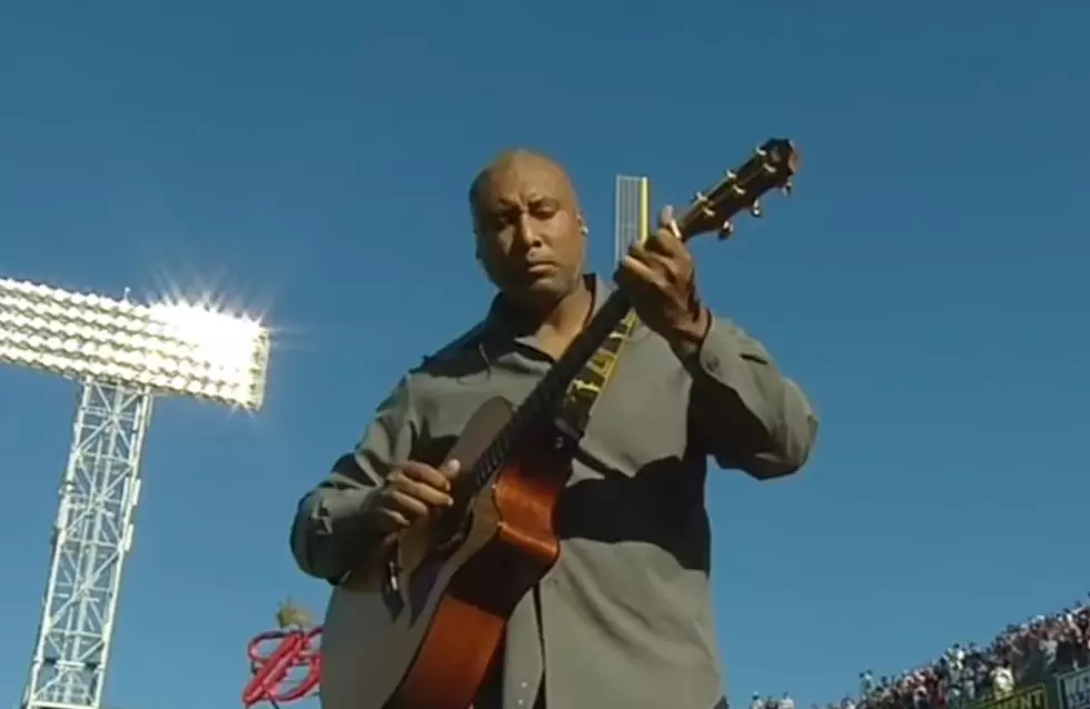 Bernie Williams vs. Jimi Hendrix, who played it better? 