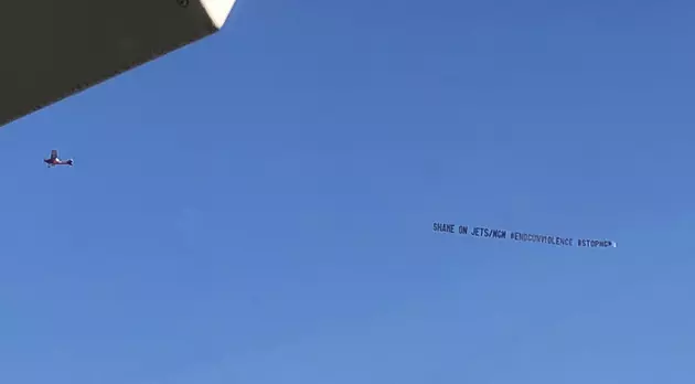 Banner critical of Jets&#8217; deal with casino flies over stadium