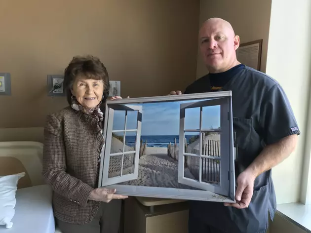 NJ volunteers comforting end-of-life patients so they don&#8217;t die alone