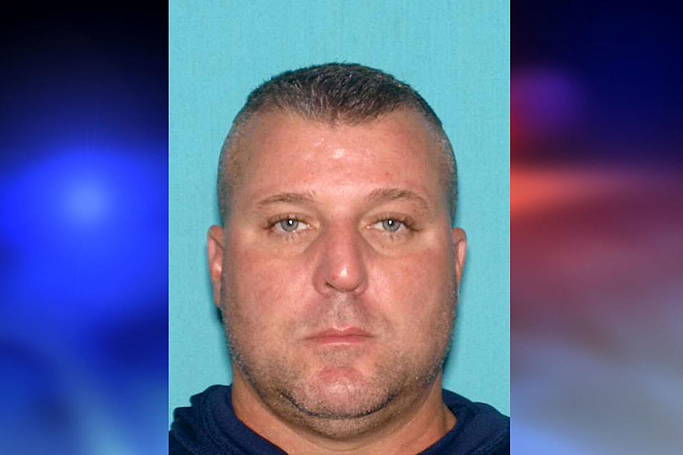 NJ trooper charged with sexting about prepubescent girl