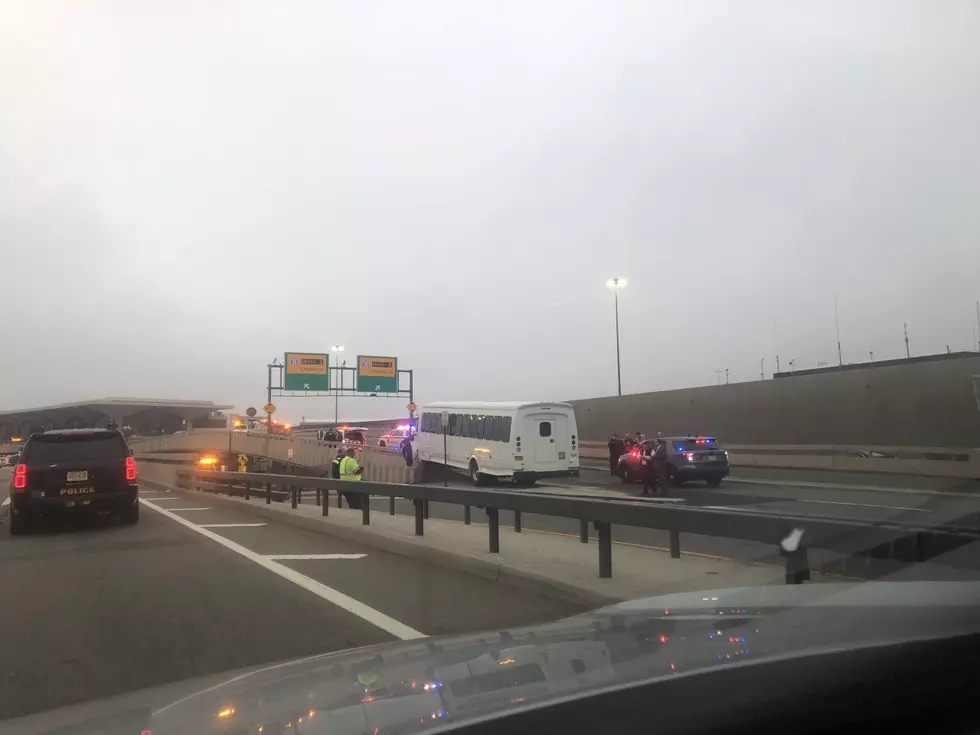 Shuttle bus crashes in front of Newark Airport terminal