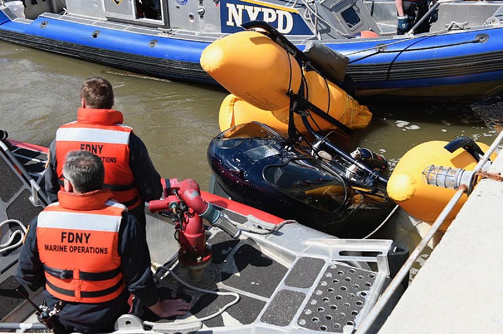 Helicopter falls into Hudson River — pilot survives