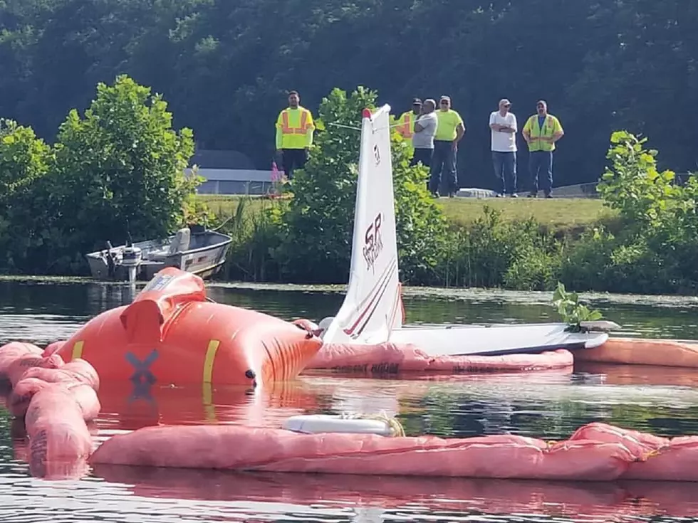 Fisherman rescues family from sinking plane that hit NJ lake