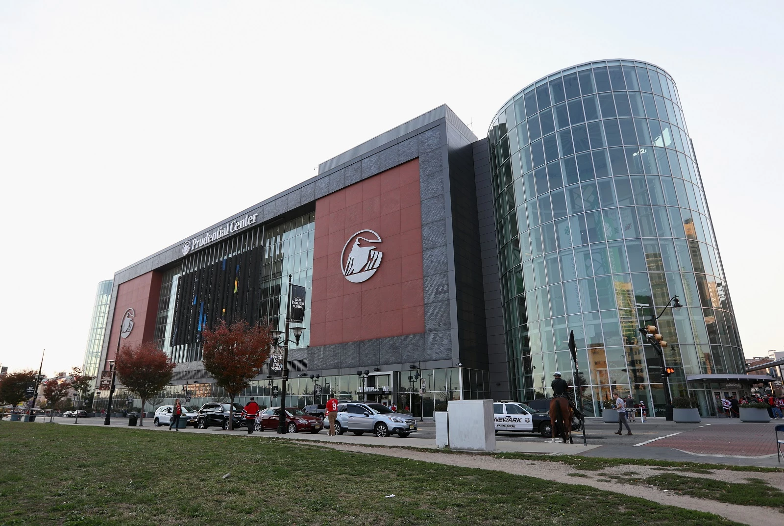 New Jersey Devils fans return to Prudential Center with safety precautions