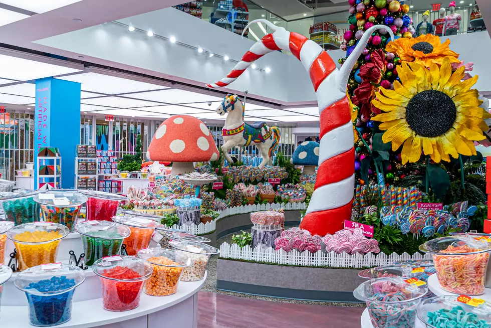 The world&#8217;s 1st candy department store opens at American Dream