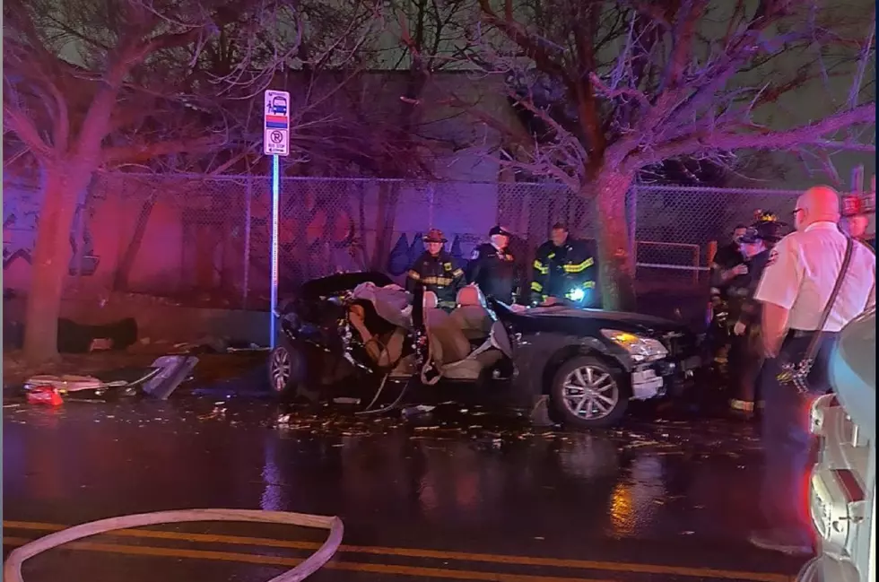 Violent Newark car crash kills two females, cops say