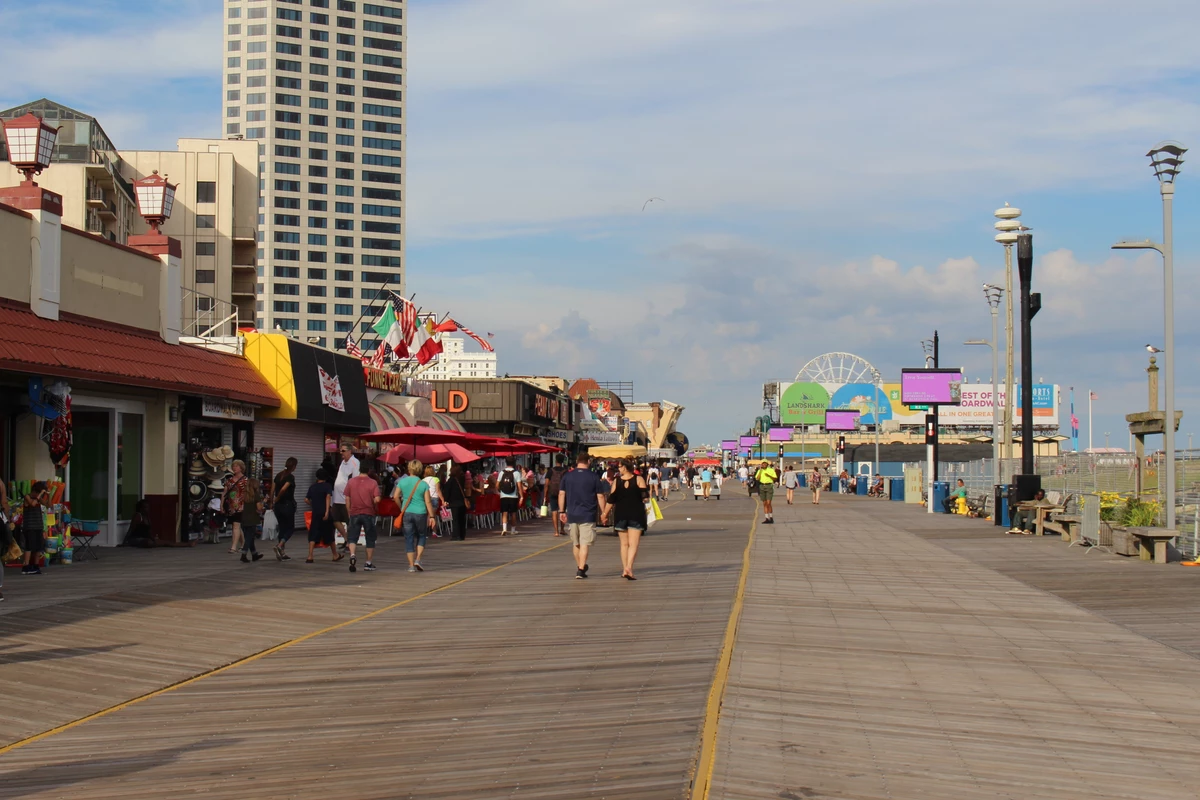 Atlantic City mayor gets tough, keeps boardwalk open!