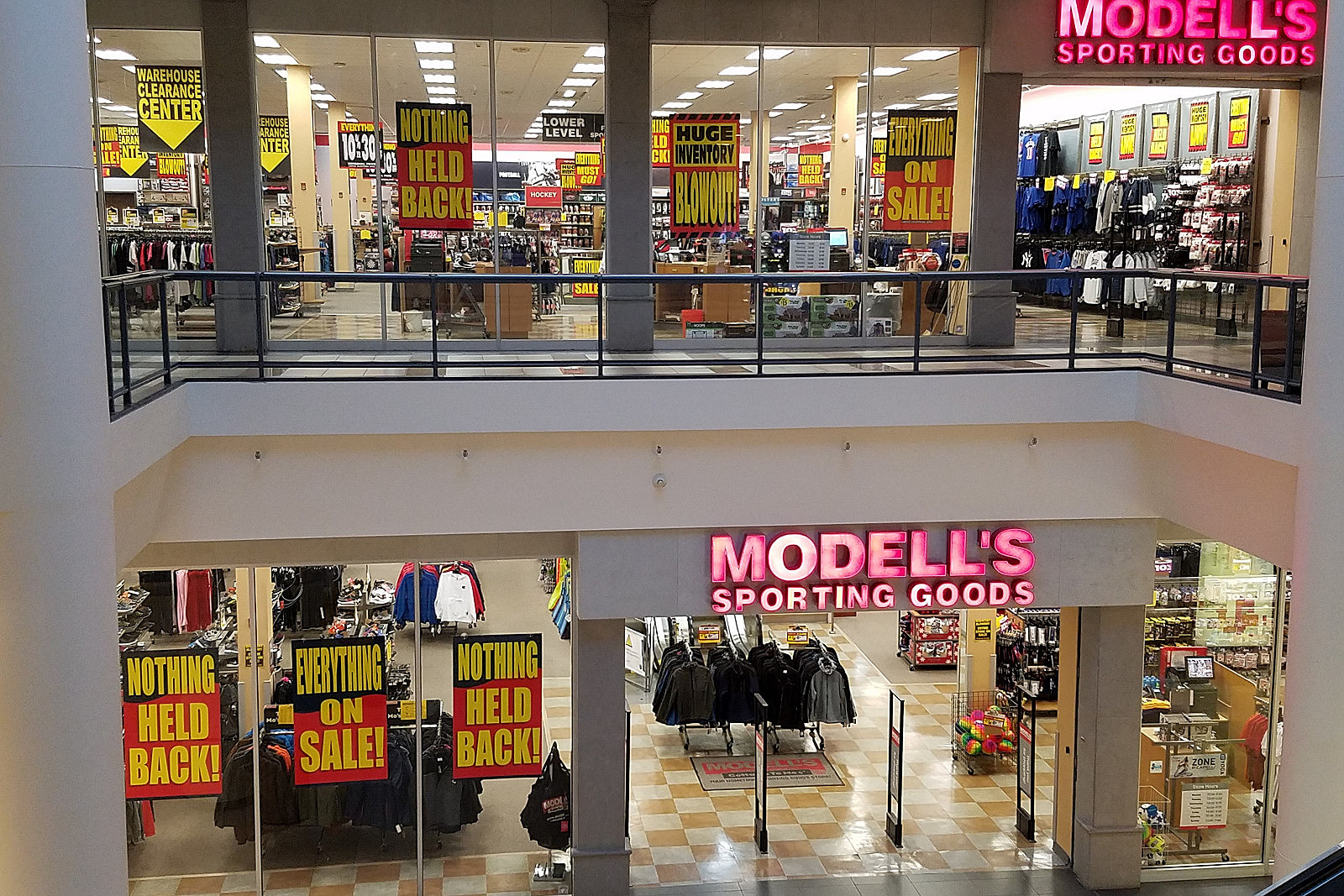 Modell's, filing for bankruptcy, will close all its stores