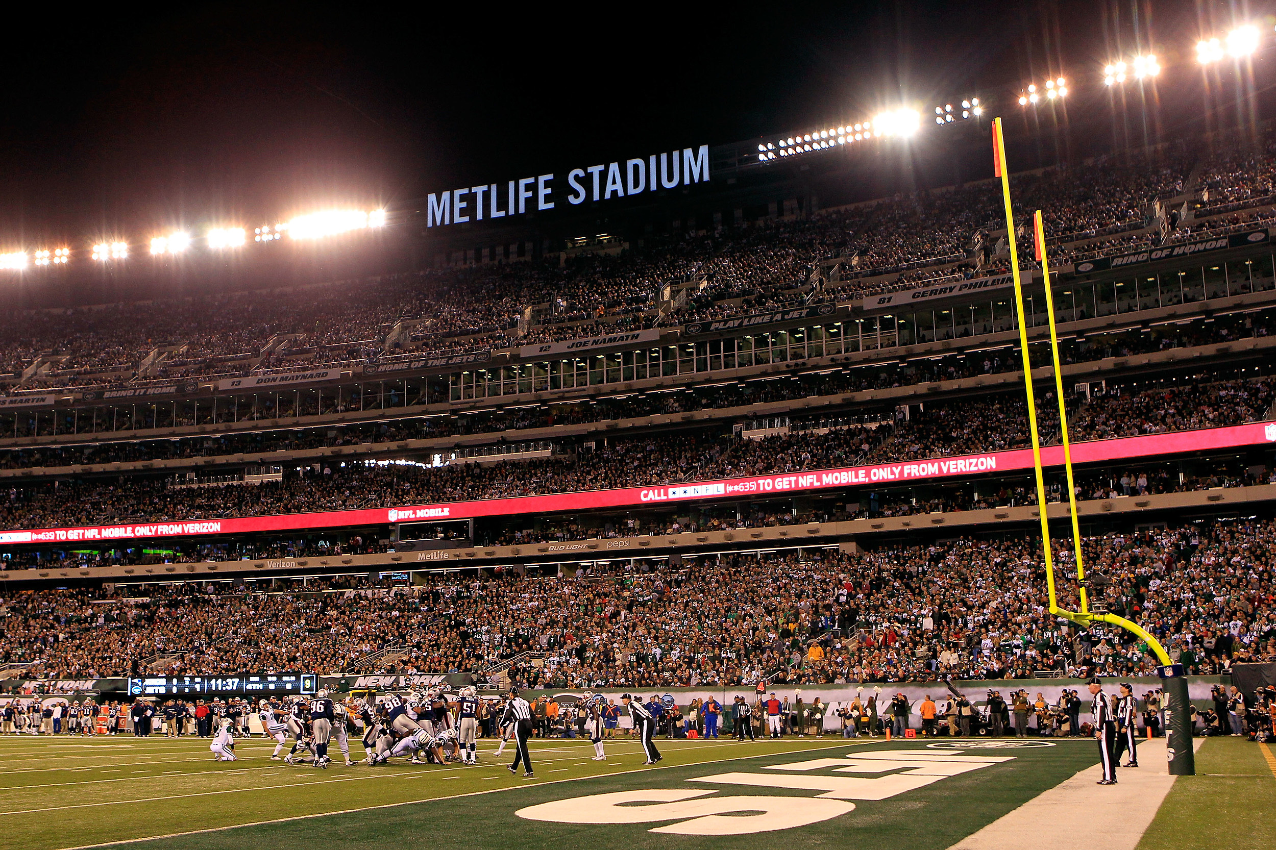 Fan's lawsuit demands Giants, Jets move to NY, pay $6B damages