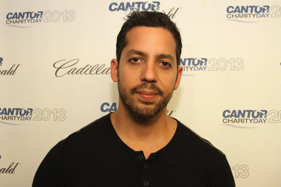 David Blaine to cross Hudson River strapped to helium balloons