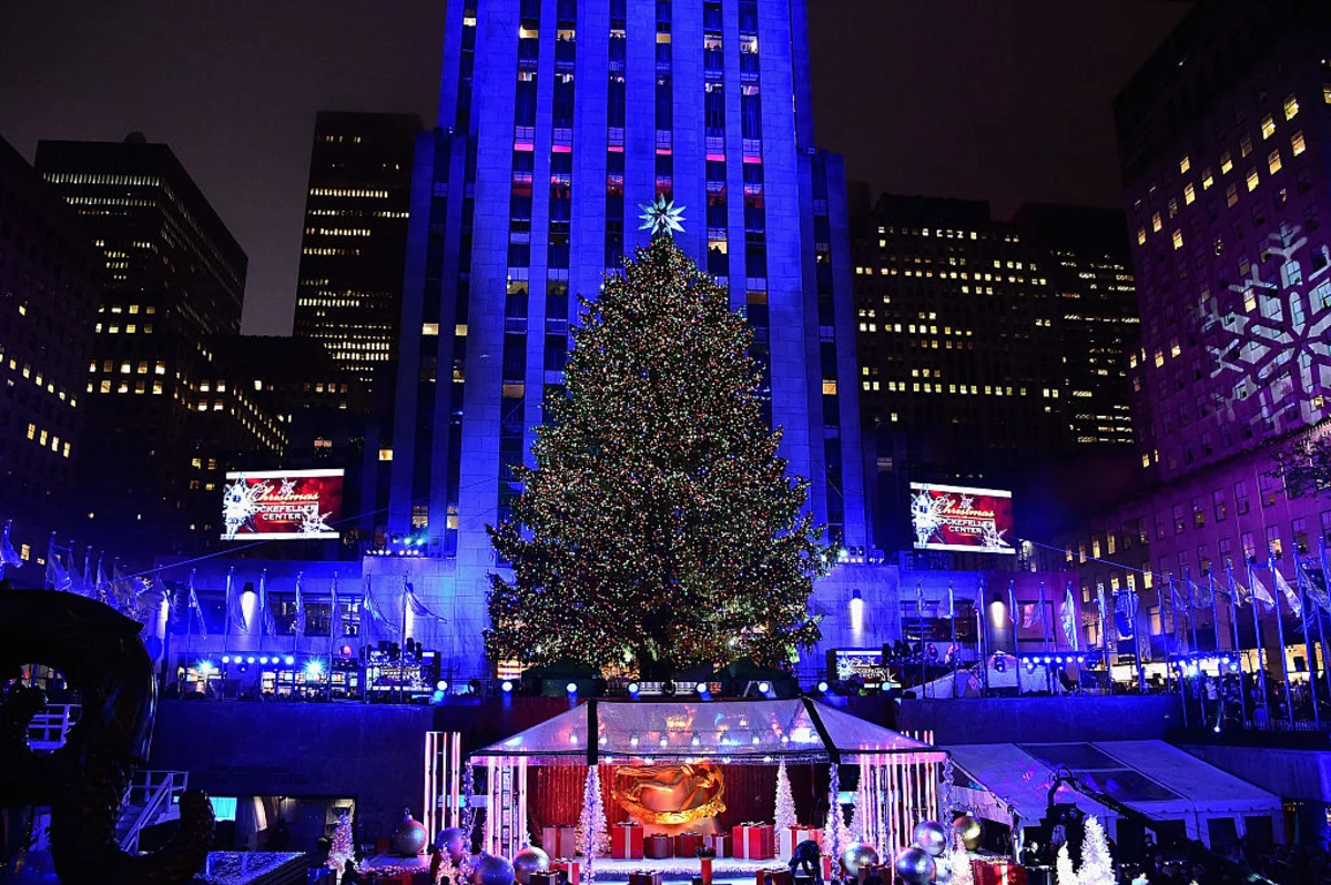 Lighting of Rockefeller Center Christmas Tree Dazzles Crowds and Ushers In  Holiday Season Amid Chilly Temps – NBC New York