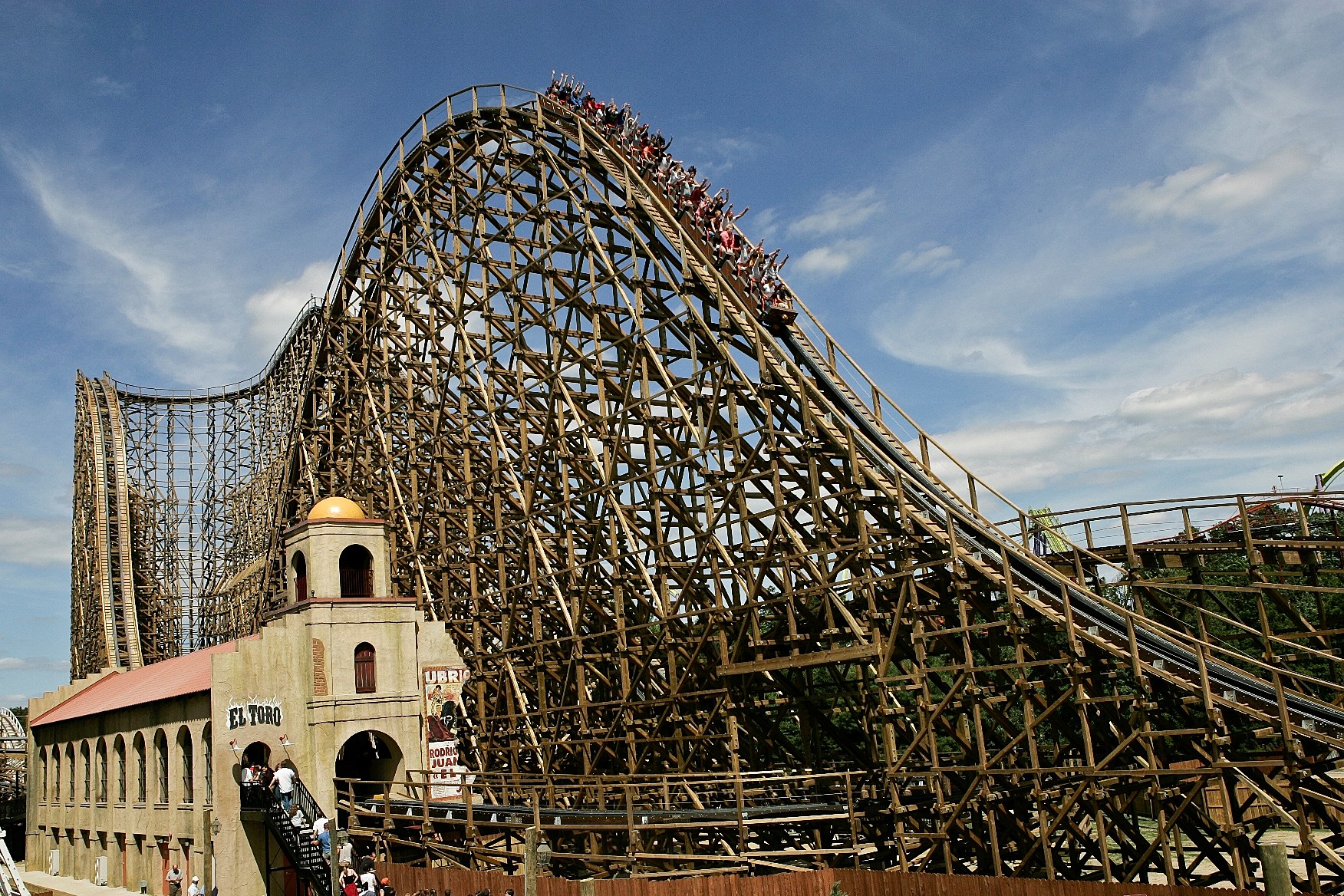 Here's what Six Flags should consider doing with El Toro coaster