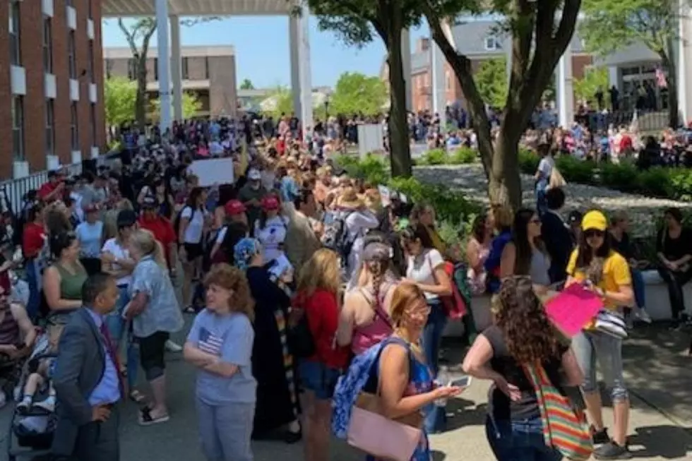 Hundreds attend anti-vaccine mandate rally at Rutgers University